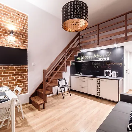 2 Nights Apartments - Great Location, Right Next To Main Rail And Bus Station, 10 Min To Main Square By Foot-3